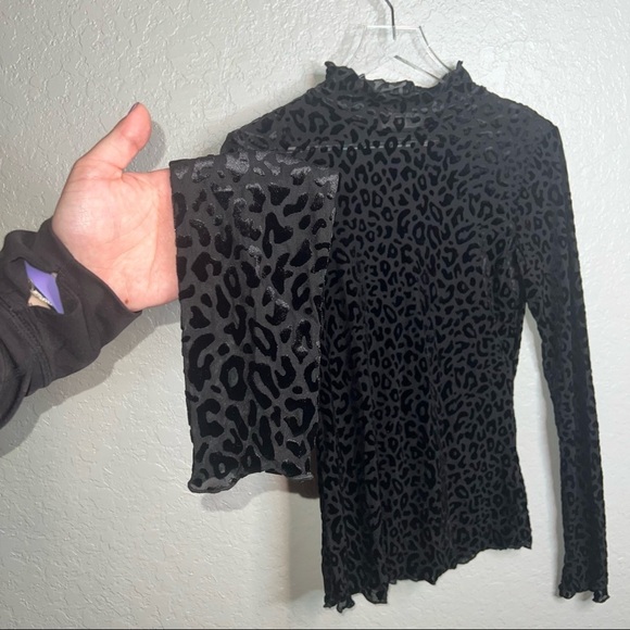 Long Sleeve Cheetah Printed Mesh long sleeve Top with Ruffle Sleeves - Picture 4 of 10